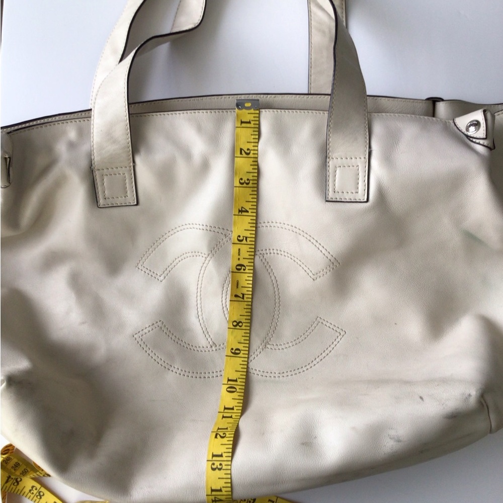 CHANEL Large Edgy Tote Bag - Picture 15 of 16